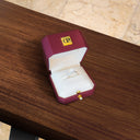 Elegante Leder-Ringbox in Rot OnePromise