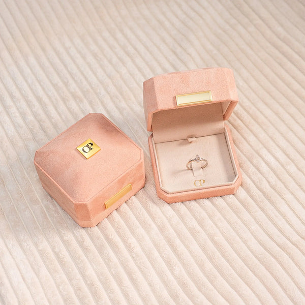 Elegante Samt-Ringbox in Rosa